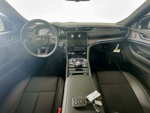 New 2025 Jeep Grand Cherokee L Overland w/ Luxury Tech Group IV image 9