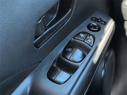 Used 2024 Nissan Kicks S image 22