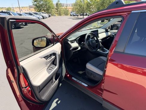 Used 2023 Toyota RAV4 XLE AWD/4WD image 9