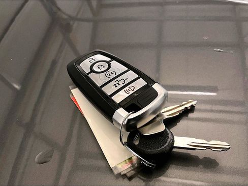 Used 2022 Ford F250 Lariat w/ Tremor Off-Road Package image 9