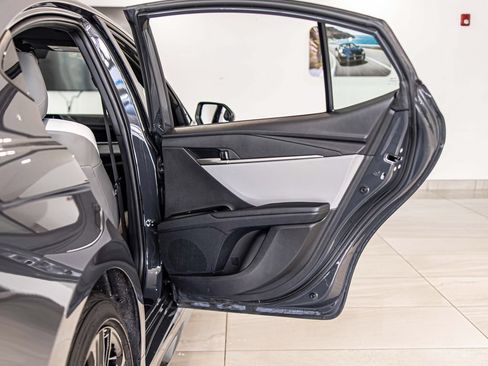 Used 2025 Toyota Camry SE w/ Convenience Package FWD image 37