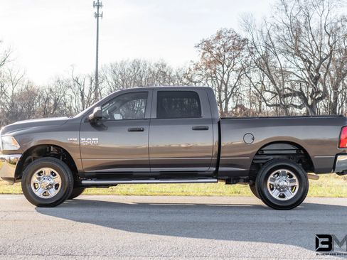 Used 2018 RAM 2500 Tradesman w/ Chrome Appearance Group image 4