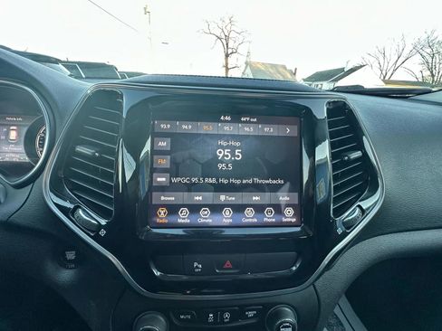 Used 2020 Jeep Cherokee Limited FWD image 20