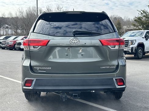Used 2019 Toyota Highlander Limited Platinum image 4