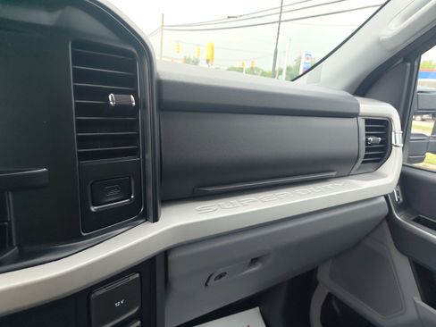 Used 2026 Ford F250 XLT AWD/4WD image 18