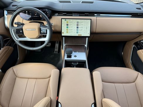 New 2026 Land Rover Range Rover Long Wheelbase SE AWD/4WD image 16