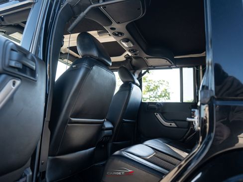 Used 2017 Jeep Wrangler Unlimited Sahara AWD/4WD image 21