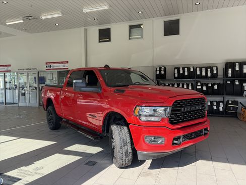 Used 2024 RAM 2500 Big Horn w/ Night Edition AWD/4WD image 3