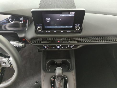 Certified 2025 Honda HR-V Sport image 15
