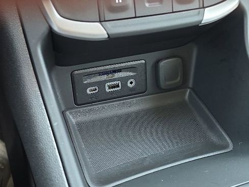 Used 2024 GMC Terrain SLT w/ Tech Package FWD image 36