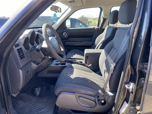 Used 2011 Dodge Nitro SE image 10