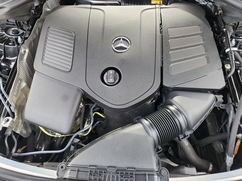 Certified 2025 Mercedes-Benz GLC 300 4MATIC image 32