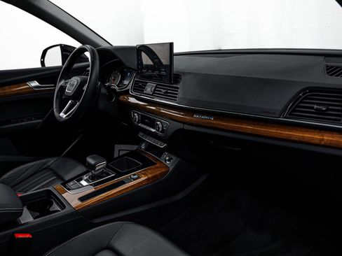 Used 2023 Audi Q5 2.0T Premium w/ Convenience Package image 8