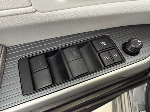 New 2026 Toyota Sienna LE image 27