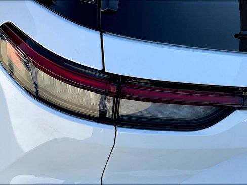 New 2025 Jeep Grand Cherokee Limited image 9