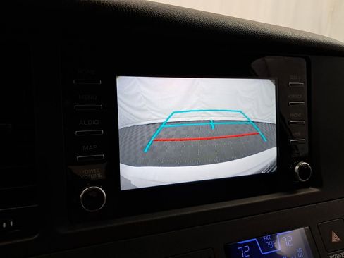 Used 2020 Toyota Sienna L image 16