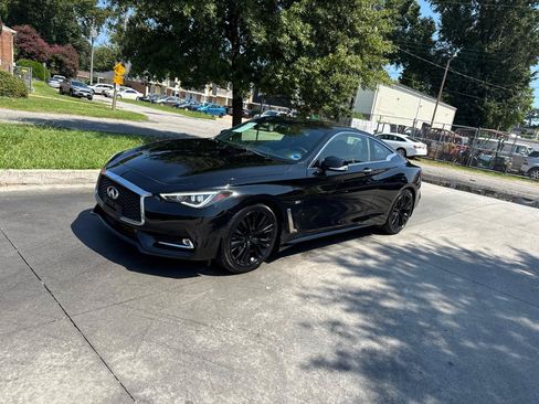 Used 2017 INFINITI Q60 3.0t w/ Premium Plus Package 3.0T AWD/4WD image 7
