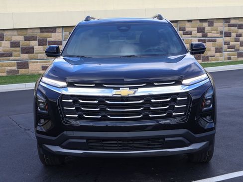 New 2026 Chevrolet Equinox LT w/ Convenience Package II FWD image 2