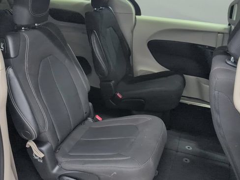 Used 2023 Chrysler Voyager LX FWD image 21