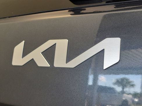 Used 2023 Kia Soul S FWD image 7
