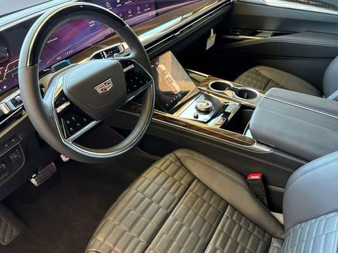 New 2026 Cadillac Escalade ESV Platinum Sport w/ LPO, ONYX Package AWD/4WD image 10