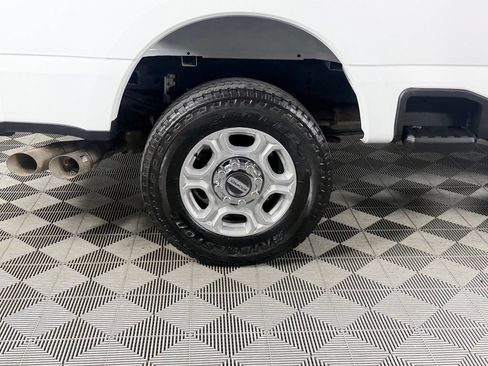 Used 2025 Ford F250 XLT w/ FX4 Off-Road Package AWD/4WD image 12