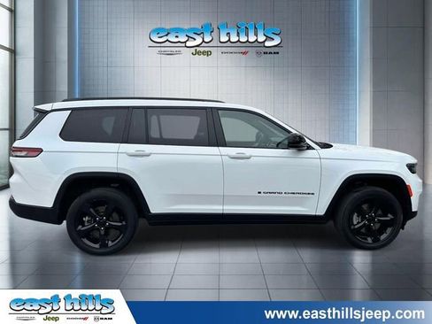 Certified 2023 Jeep Grand Cherokee L Laredo AWD/4WD image 2