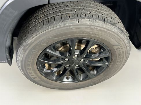 Used 2023 Jeep Cherokee Altitude Lux w/ Lux Elite Package image 31