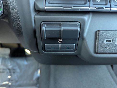 Certified 2025 Chevrolet Silverado 2500 Custom w/ Custom Convenience Package image 18