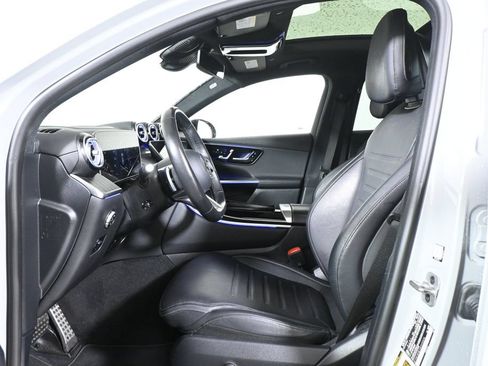 Certified 2025 Mercedes-Benz GLC 300 4MATIC image 3