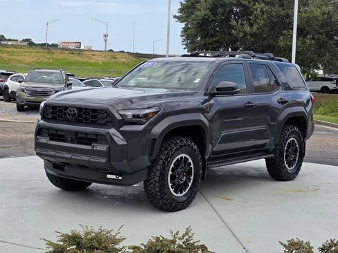 Used 2025 Toyota 4Runner TRD Off-Road Premium AWD/4WD image 7