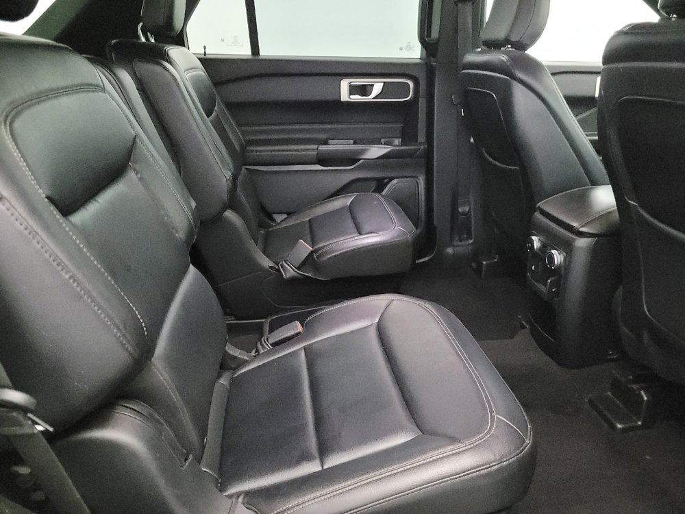 Used 2020 Ford Explorer XLT w/ Equipment Group 202A AWD/4WD image 19