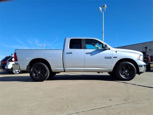 Used 2016 RAM 1500 Classic SLT image 4