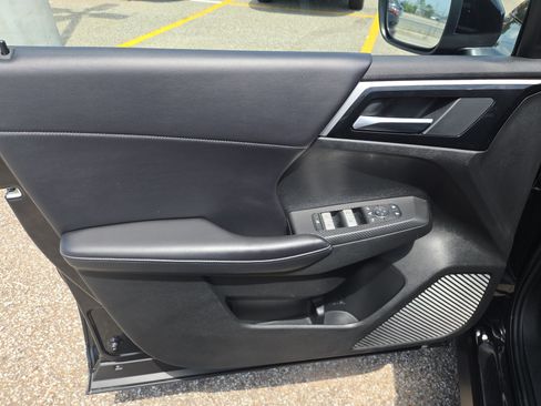 Used 2024 Mitsubishi Outlander SE FWD image 6