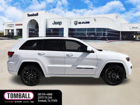 Used 2021 Jeep Grand Cherokee Laredo X image 8