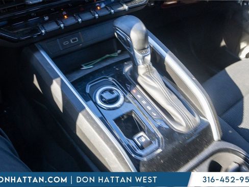 Used 2023 Chevrolet Colorado LT w/ LT Convenience Package image 7