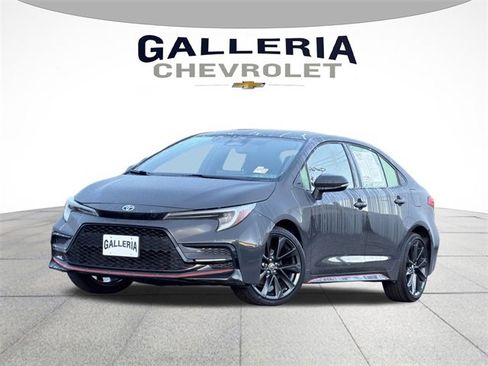 Used 2023 Toyota Corolla SE image 2