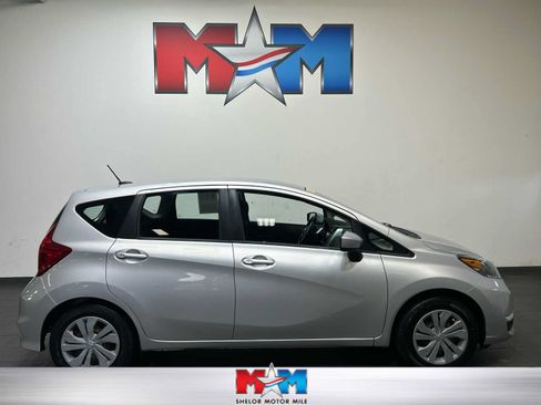 Used 2017 Nissan Versa Note SV FWD image 1