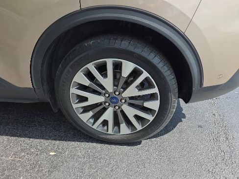 Used 2020 Ford Escape Titanium FWD image 21