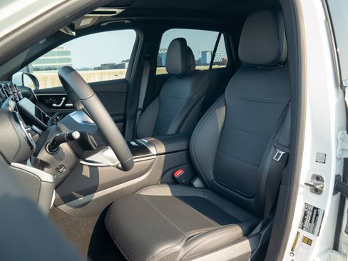 Certified 2026 Mercedes-Benz GLC 300 4MATIC image 25