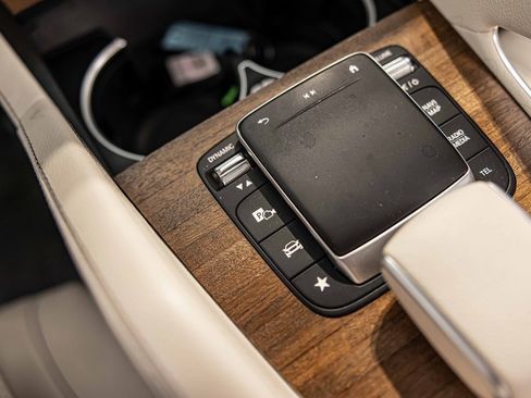 Used 2022 Mercedes-Benz GLE 450 4MATIC w/ Revised AMG Line Exterior image 31