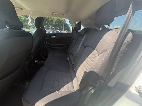 Used 2018 Ford Edge SEL FWD image 12