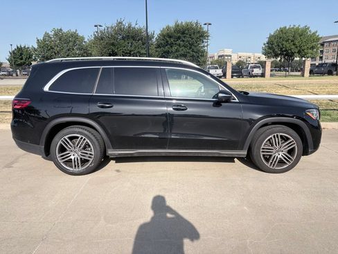 Used 2025 Mercedes-Benz GLS 450 4MATIC image 3