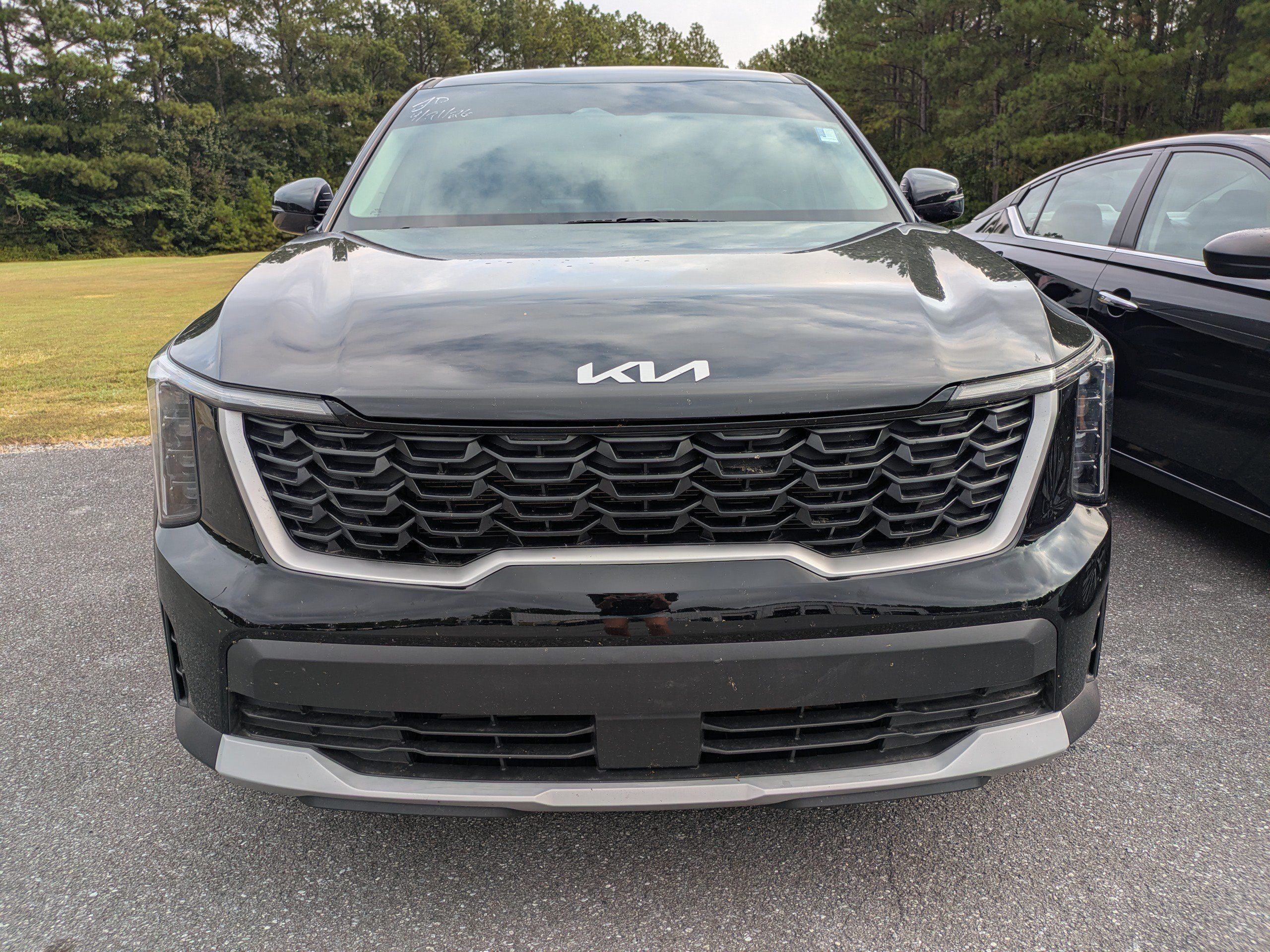 Used 2025 Kia Sorento LX FWD image 3