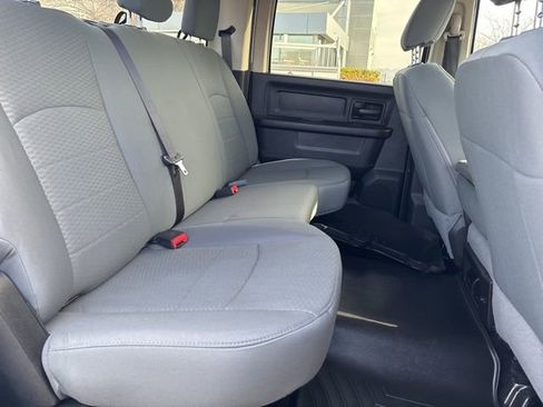 Used 2018 RAM 2500 Tradesman w/ Chrome Appearance Group image 32