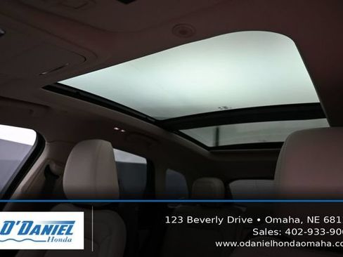 Used 2025 Lincoln Corsair Grand Touring AWD/4WD image 35