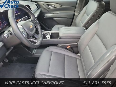 Used 2025 Chevrolet Traverse LT image 23
