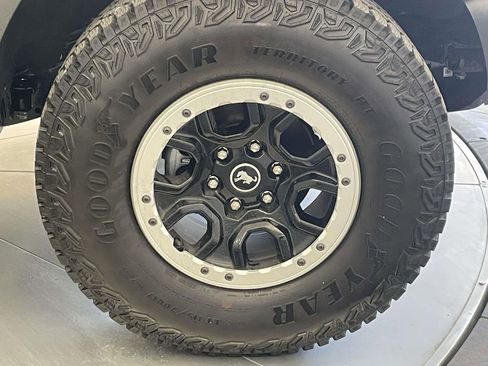 Used 2025 Ford Bronco Badlands w/ Sasquatch Package AWD/4WD image 14