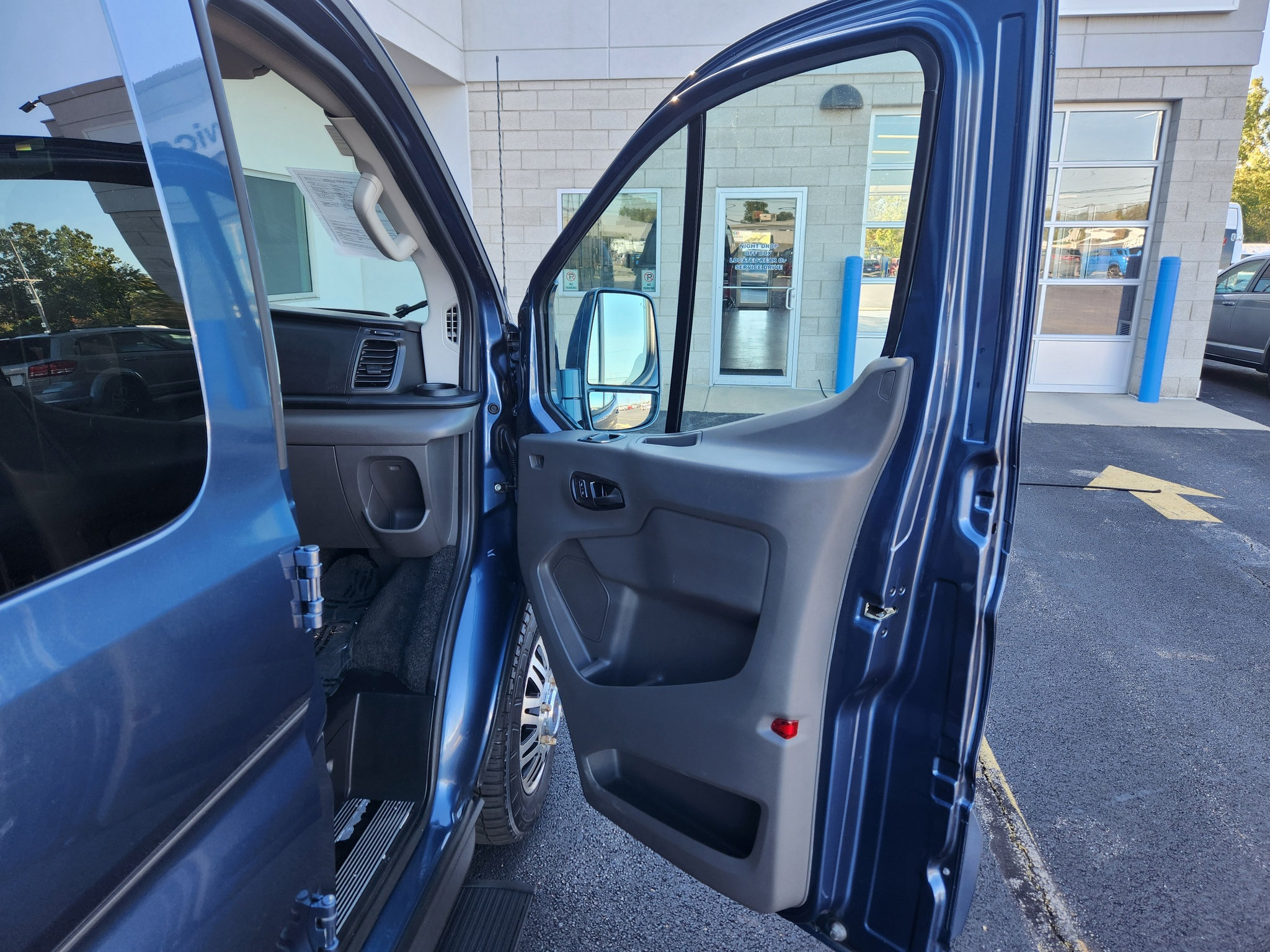 Used 2023 Ford Transit 150 Low Roof AWD image 45