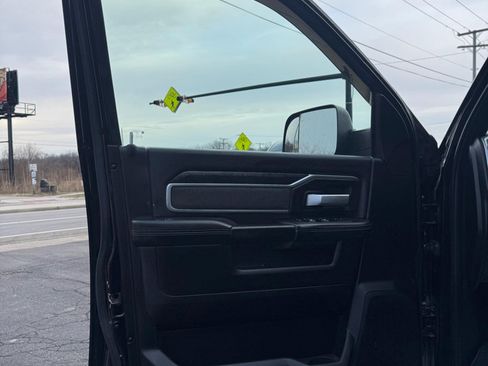 Used 2019 RAM 2500 Big Horn image 14